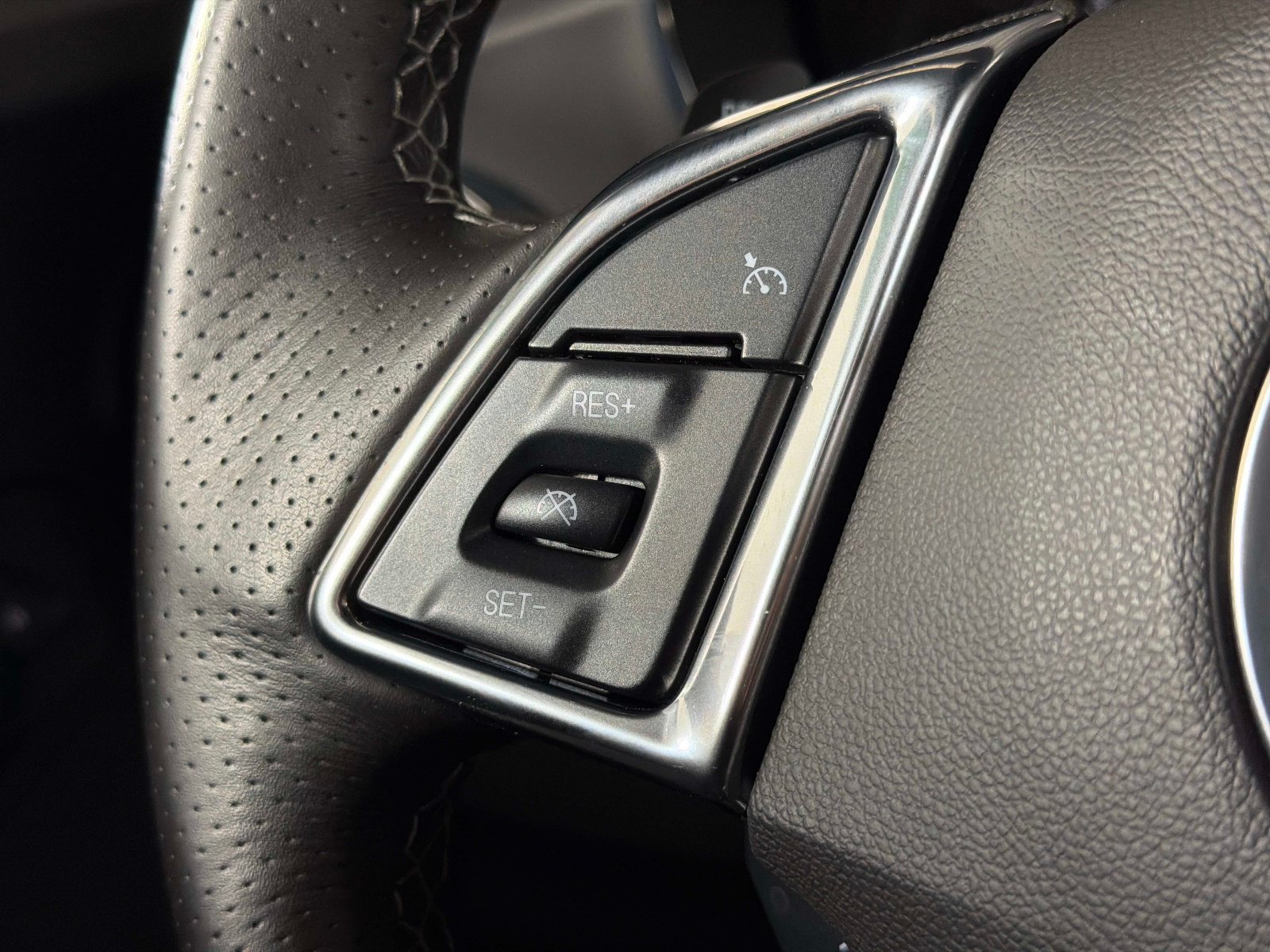 Used 2023 Chevrolet Camaro SS RWD image 37