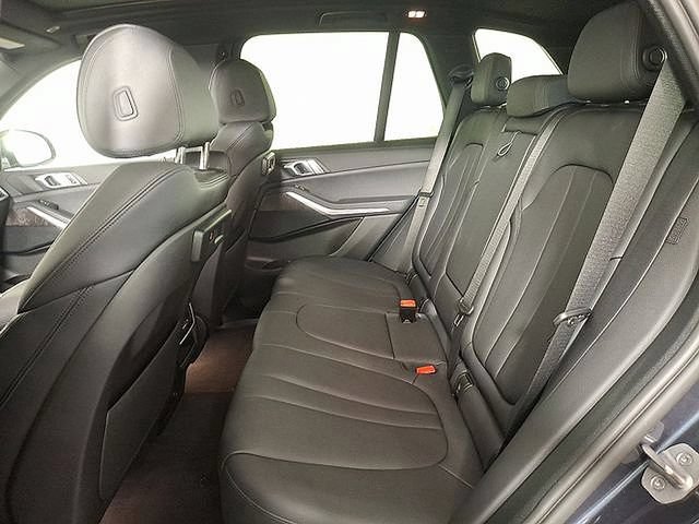 Used 2022 BMW X5 xDrive40i w/ Premium Package AWD/4WD image 14