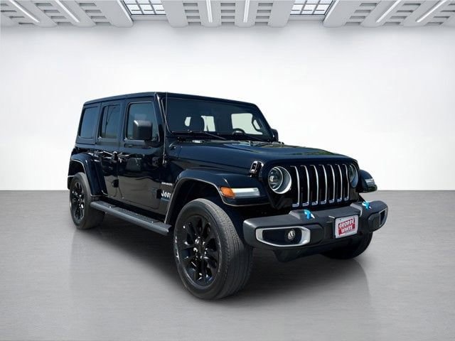 Used 2023 Jeep Wrangler Sahara AWD/4WD image 2