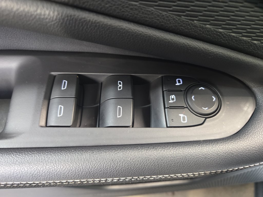Used 2024 Chevrolet Blazer EV LT AWD/4WD image 31