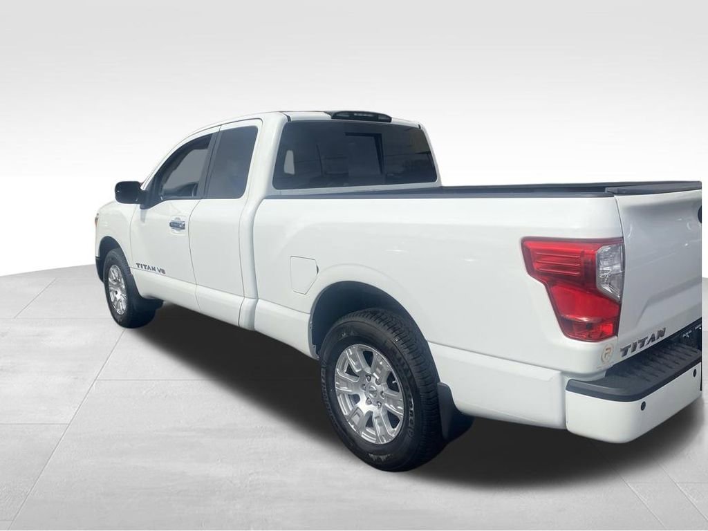Used 2018 Nissan Titan SV w/ SV Convenience Package image 5