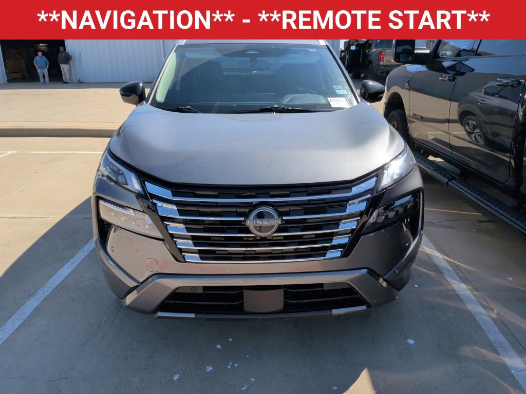 Used 2026 Nissan Rogue SL FWD image 2