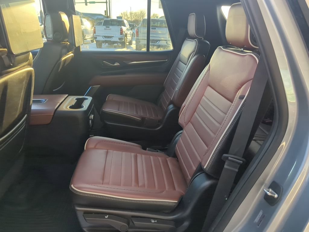 Used 2023 GMC Yukon Denali Ultimate image 16