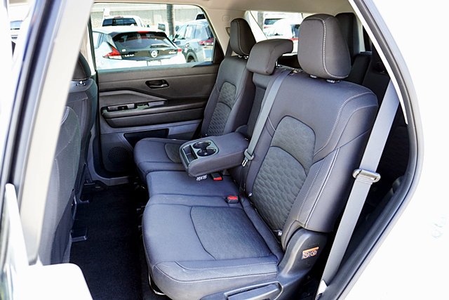 Used 2024 Nissan Pathfinder SV FWD image 24
