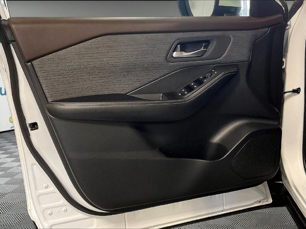 Certified 2023 Nissan Rogue SV AWD/4WD image 8