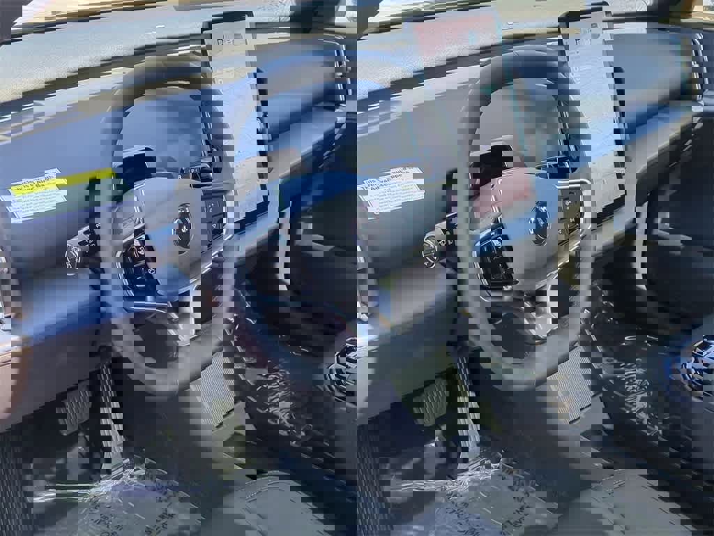 New 2025 Volvo EX30 Plus w/ Protection Package Premier image 2