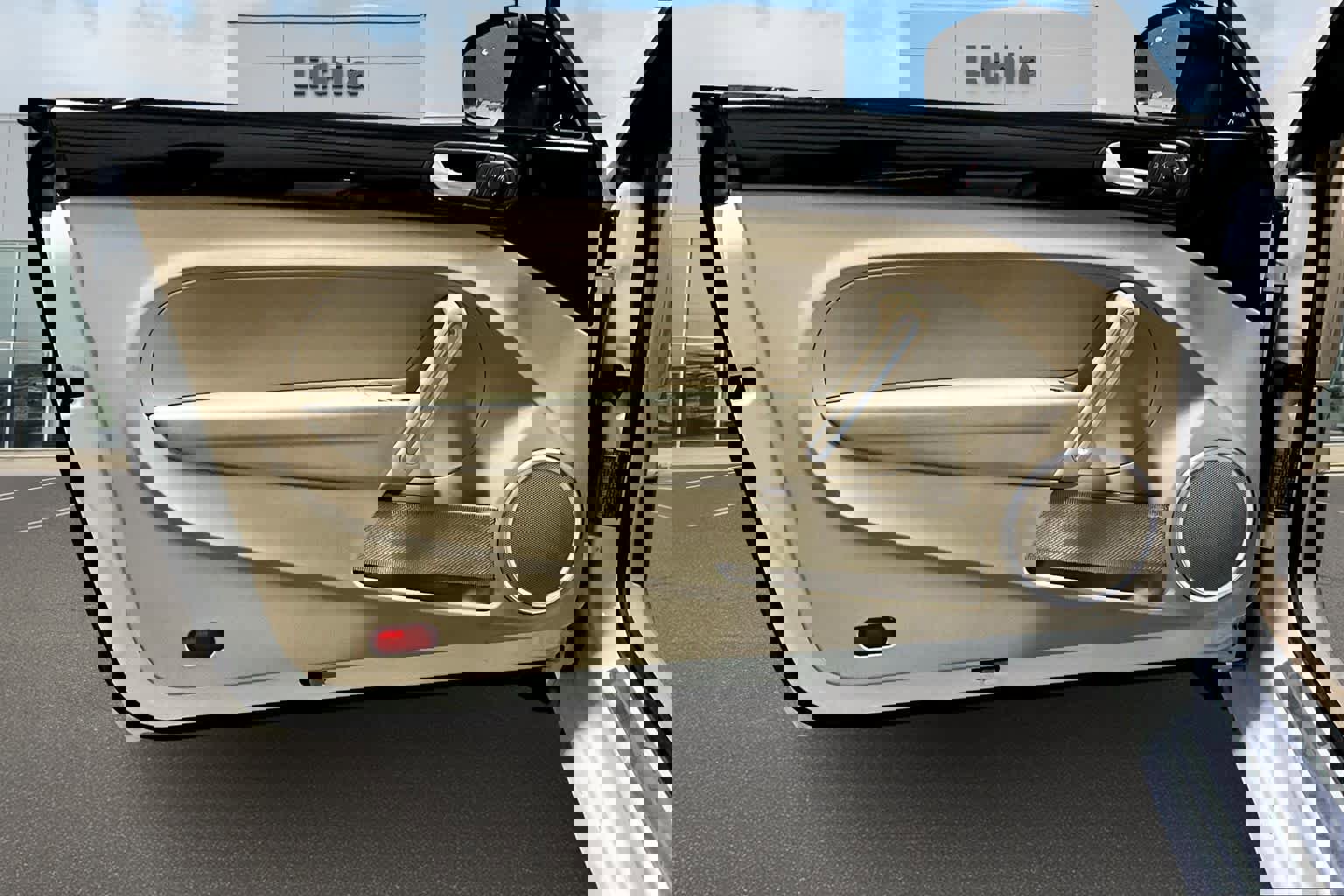 Used 2015 Volkswagen Beetle R-Line image 27