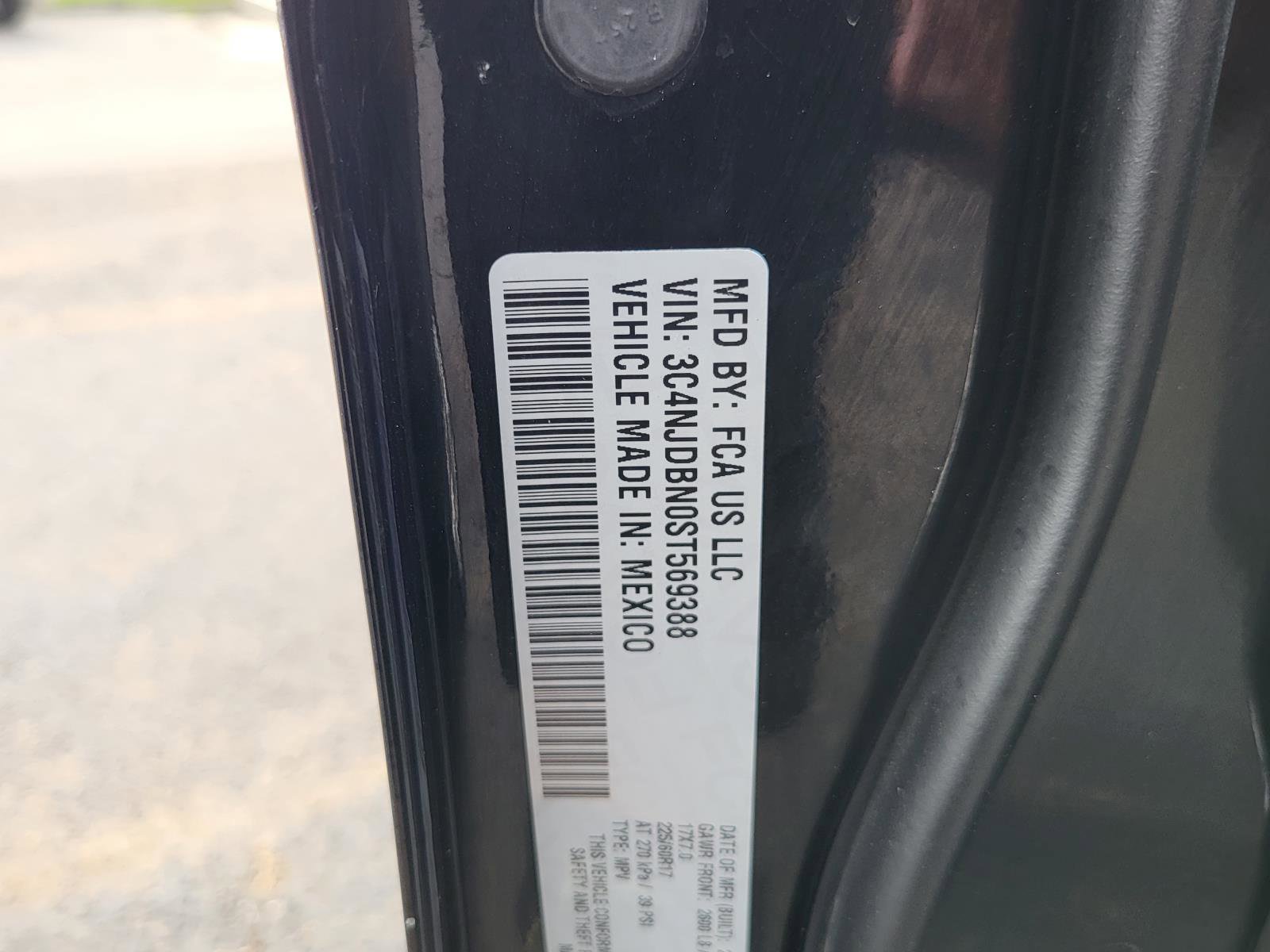 Used 2025 Jeep Compass Latitude image 34