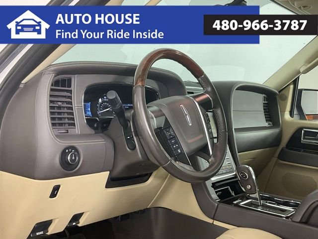 Used 2015 Lincoln Navigator 4WD w/ Equipment Group 101A Reserve image 12