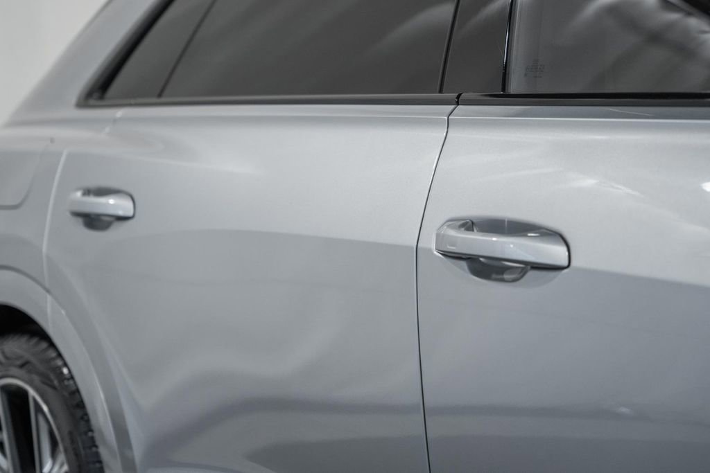 Used 2022 Audi SQ8 Premium Plus w/ Carbon Optic Package image 15