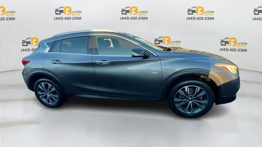 Used 2017 INFINITI QX30 Premium w/ Cargo Package AWD/4WD image 4