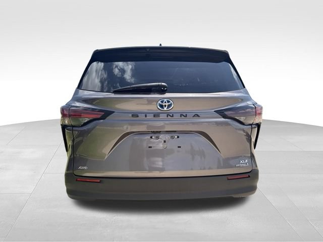 Used 2021 Toyota Sienna XLE AWD/4WD image 16