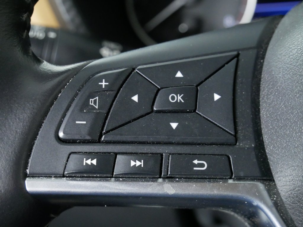 Used 2025 Nissan Sentra SV w/ SV Premium Package FWD image 25