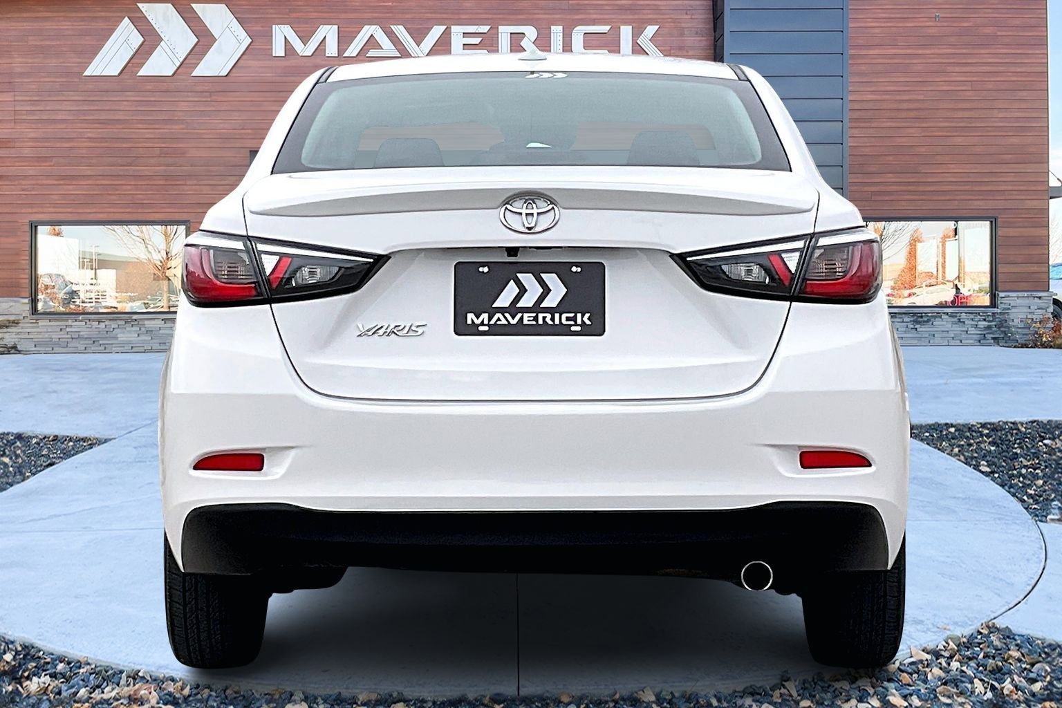 Used 2019 Toyota Yaris LE image 6