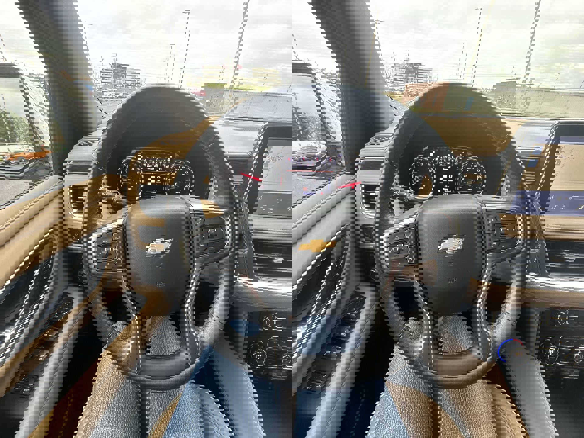 Used 2021 Chevrolet Suburban Premier image 14