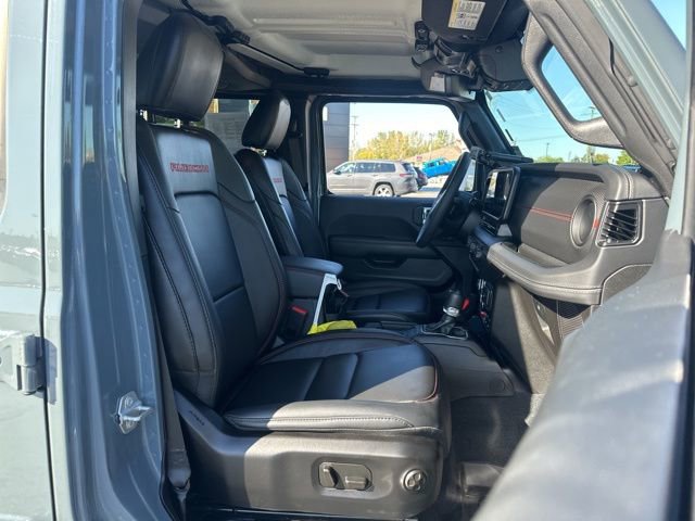 Used 2024 Jeep Wrangler Unlimited Rubicon w/ Technology Group image 31