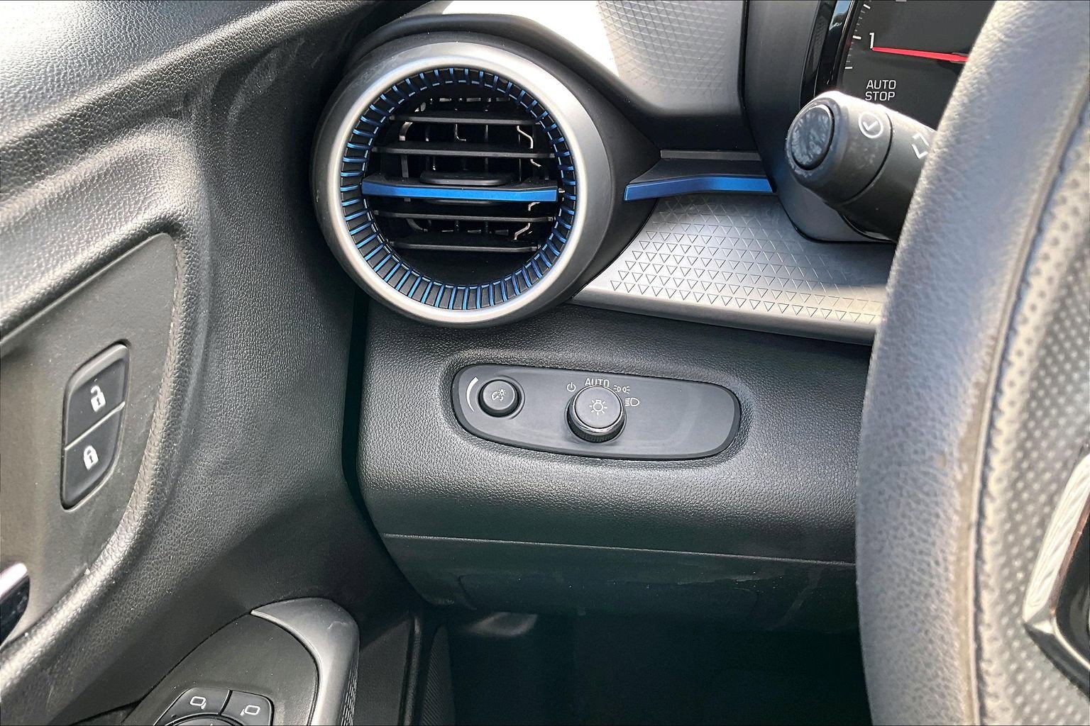Certified 2024 Chevrolet Trax LS FWD image 24