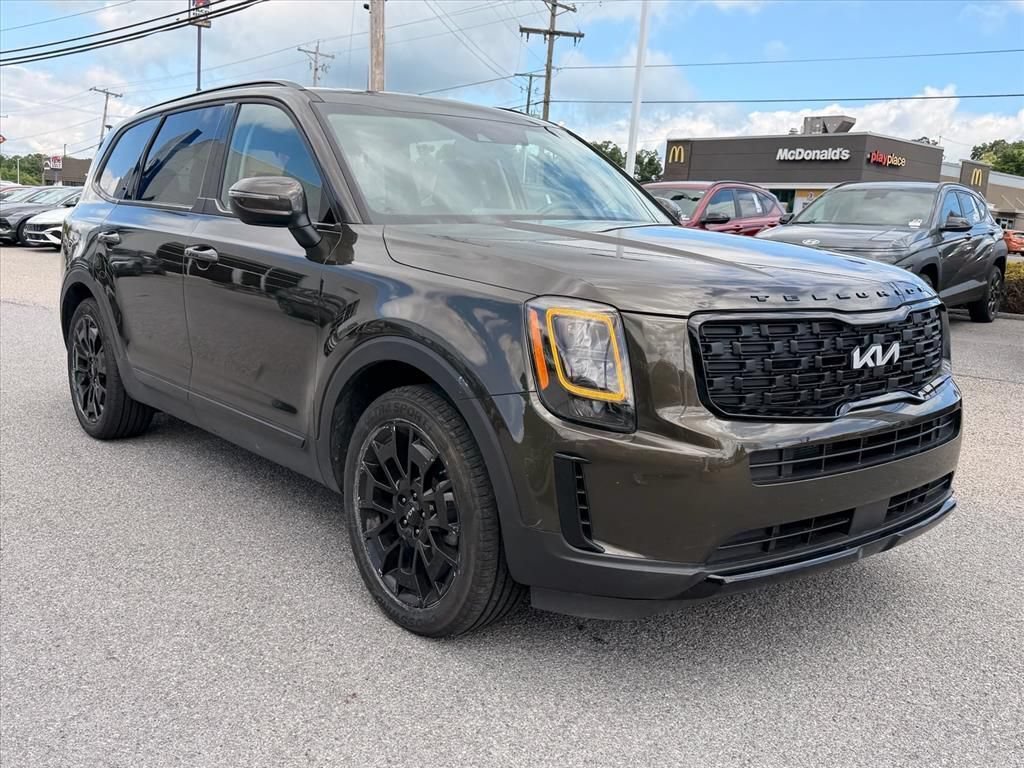 Used 2022 Kia Telluride EX w/ EX Premium Package AWD/4WD image 17