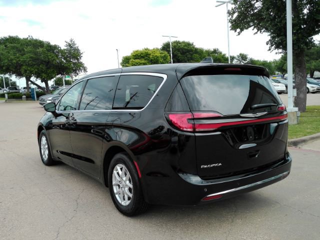 Used 2026 Chrysler Pacifica Select FWD image 11