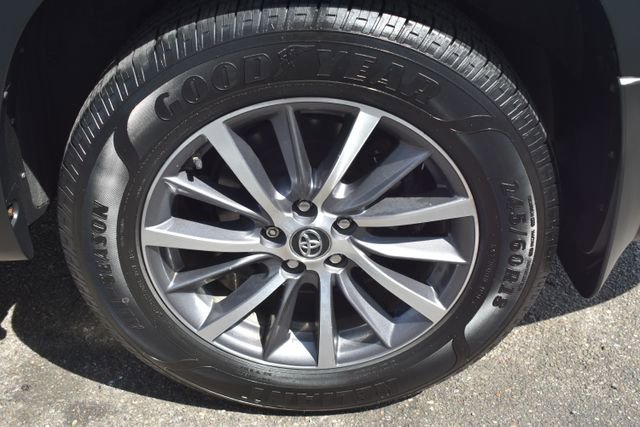 Used 2018 Toyota Highlander XLE w/ Protection Package #3 AWD/4WD image 50
