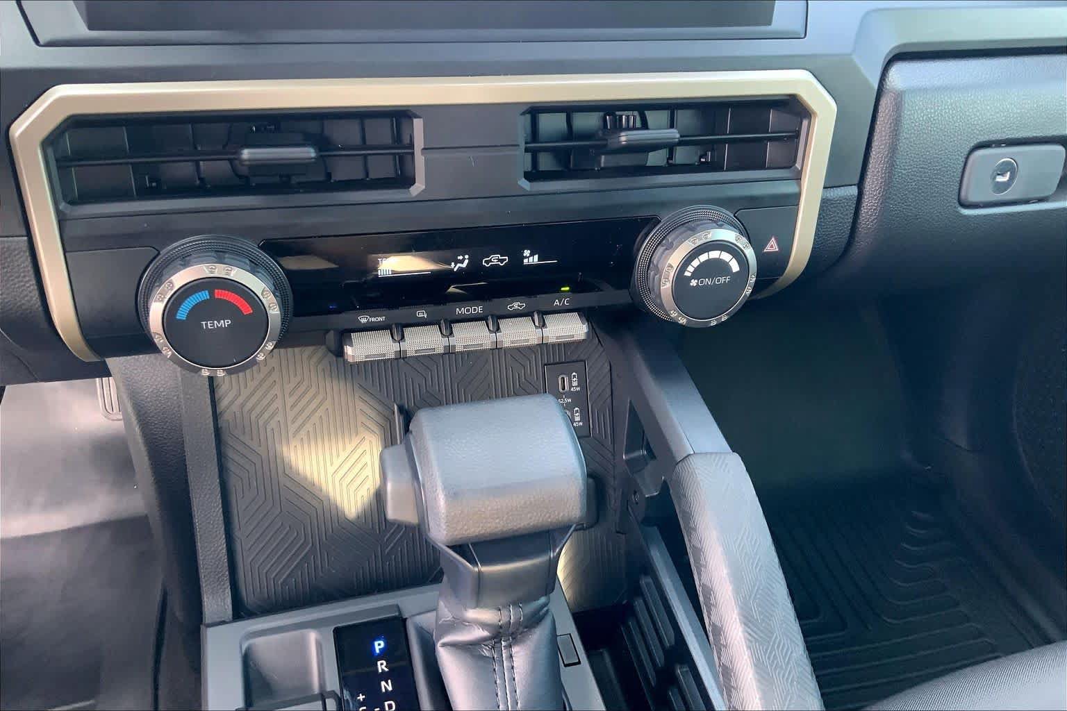 Used 2025 Toyota Tacoma SR AWD/4WD image 35