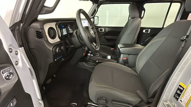 Used 2024 Jeep Wrangler Unlimited AWD/4WD image 10