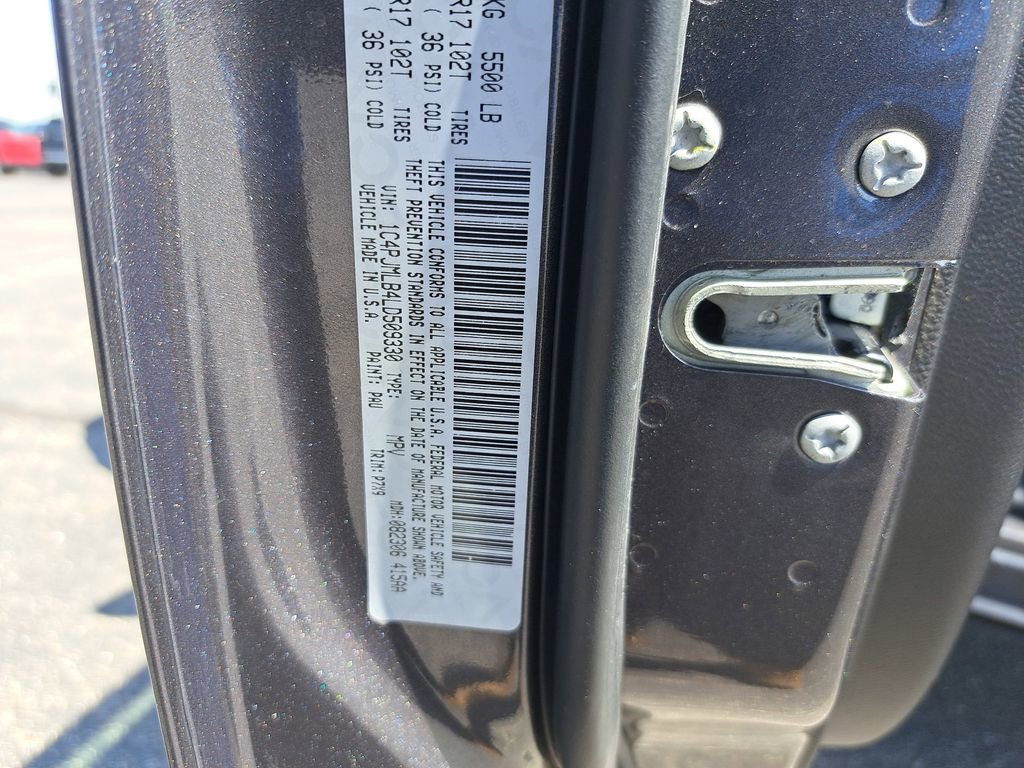 Used 2020 Jeep Cherokee Latitude Plus w/ Cold Weather Group AWD/4WD image 30