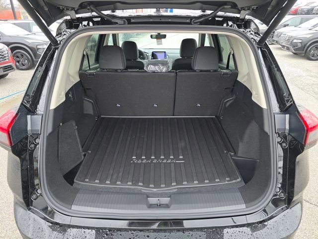 New 2026 Nissan Rogue SV AWD/4WD image 18