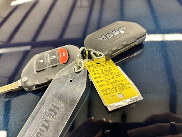 Used 2025 Jeep Gladiator Sport image 24