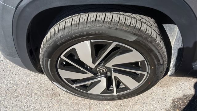 Used 2024 Volkswagen Atlas SE image 18