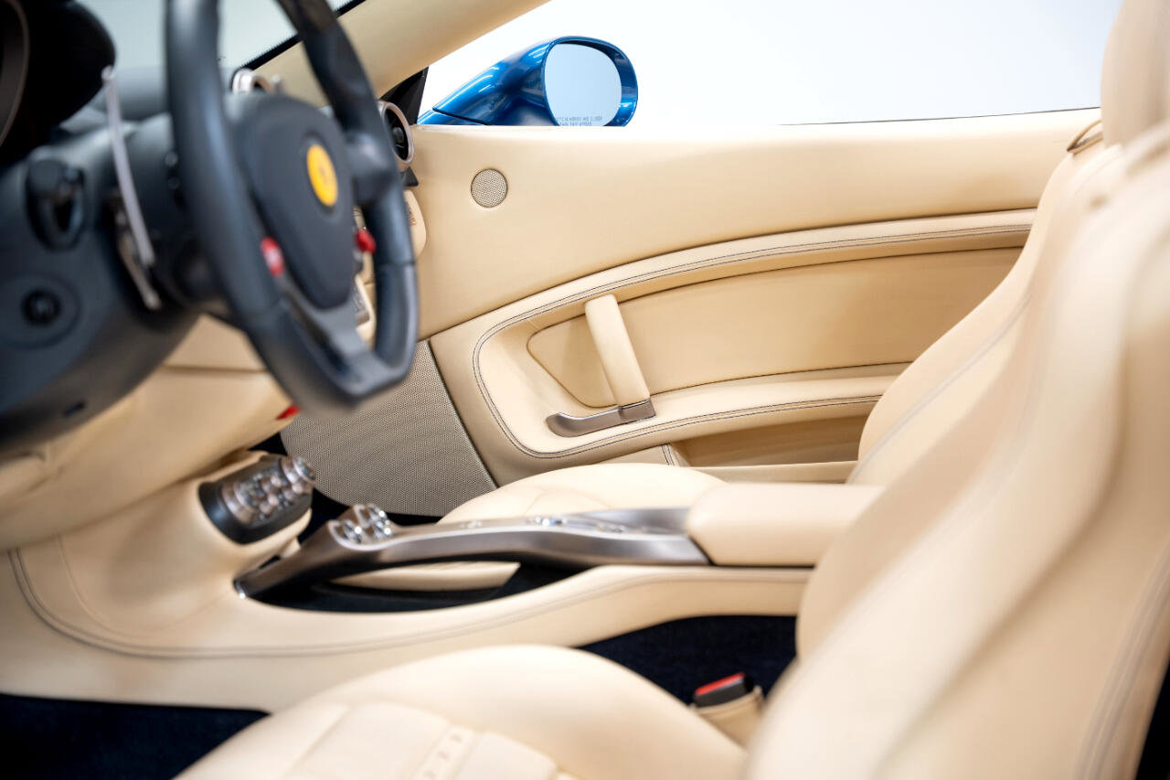 Used 2010 Ferrari California image 58