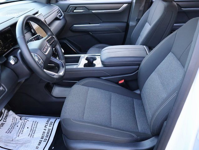 Used 2025 GMC Acadia Elevation image 42