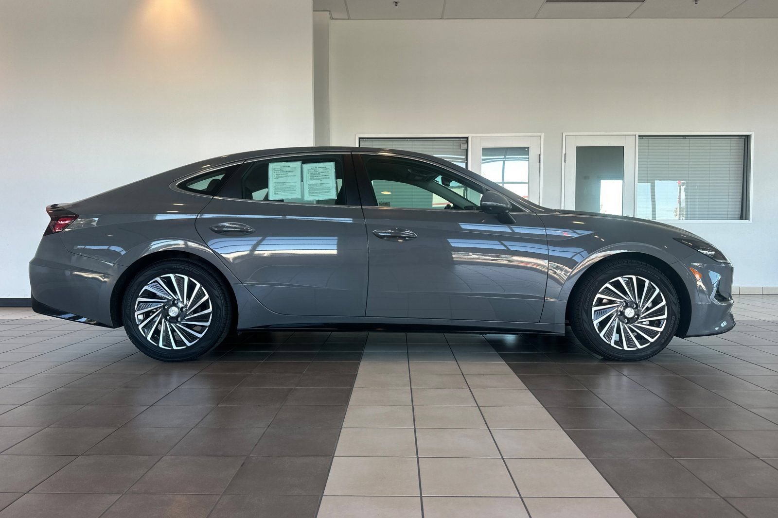 Used 2022 Hyundai Sonata Limited FWD image 3