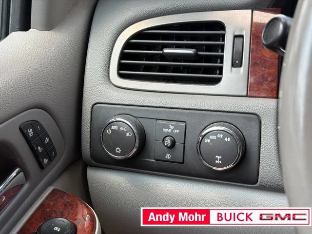 Used 2012 GMC Yukon XL SLT w/ SLT-2 Equipment Package AWD/4WD image 32