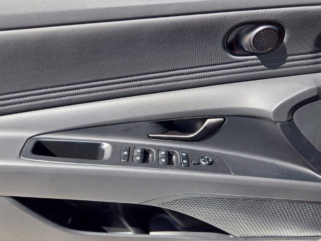 New 2026 Hyundai Elantra SEL Sport FWD image 14