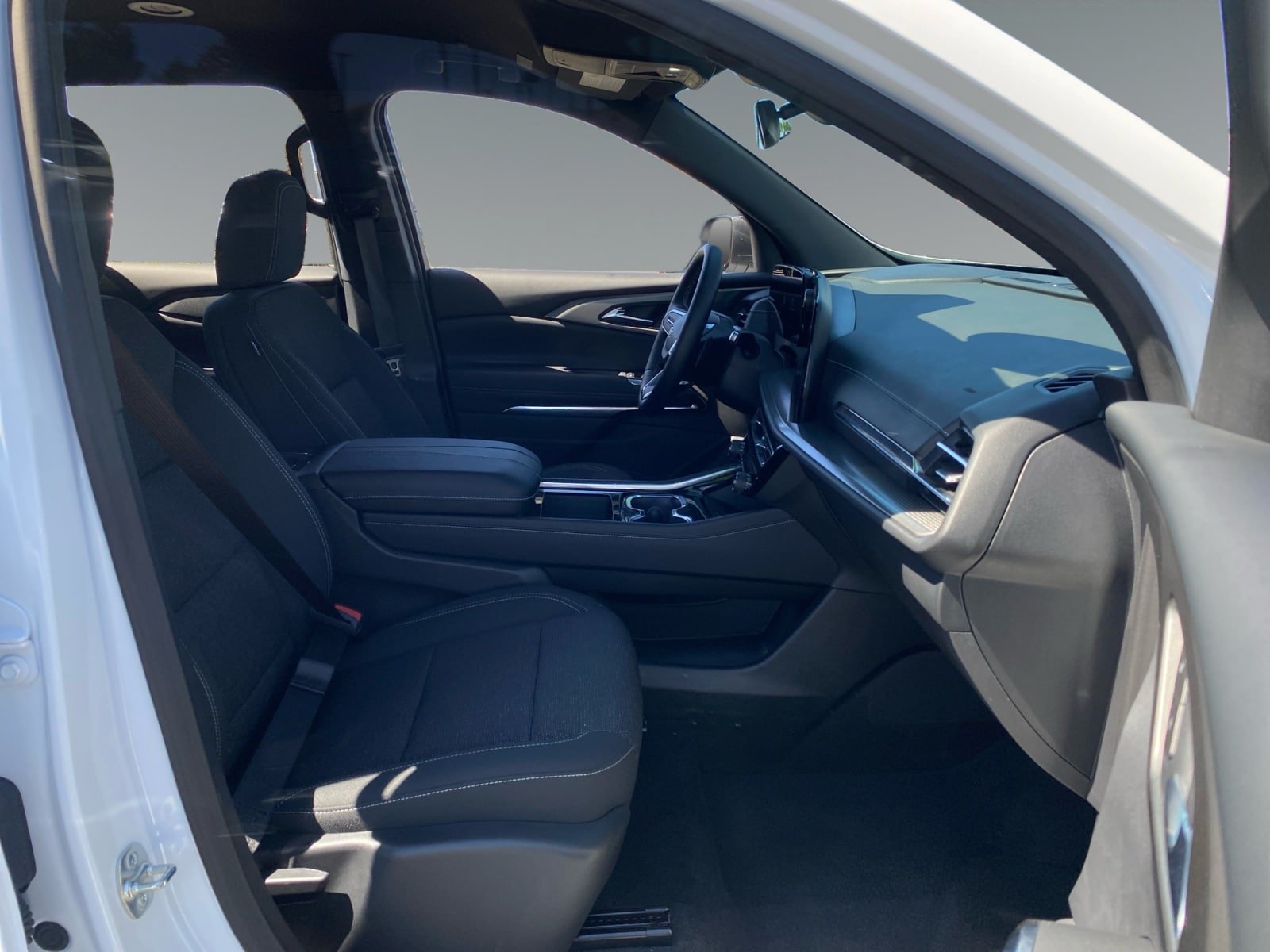 Used 2026 Chevrolet Traverse LT w/ LPO, Floor Liner Package FWD image 15