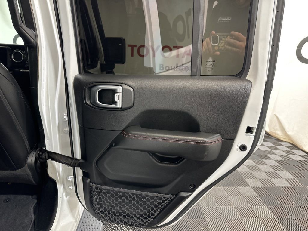 Used 2020 Jeep Wrangler Unlimited Sahara image 12