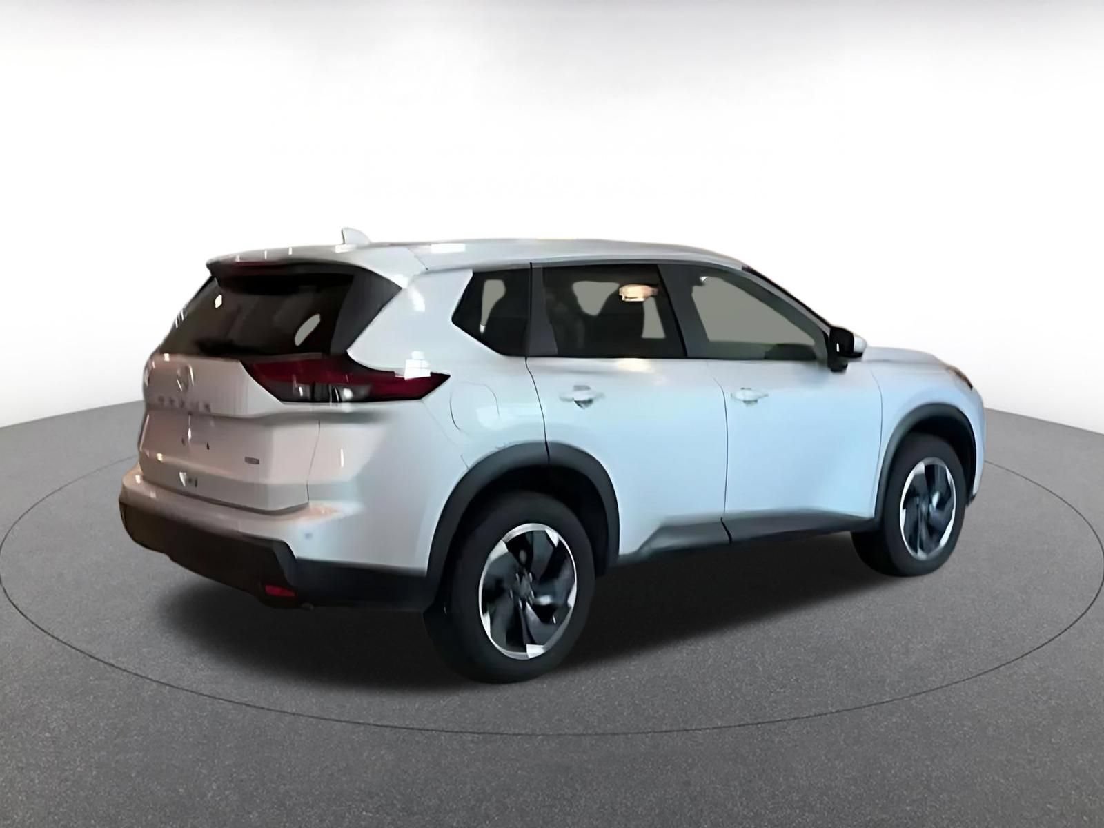 Used 2025 Nissan Rogue SV AWD/4WD image 9