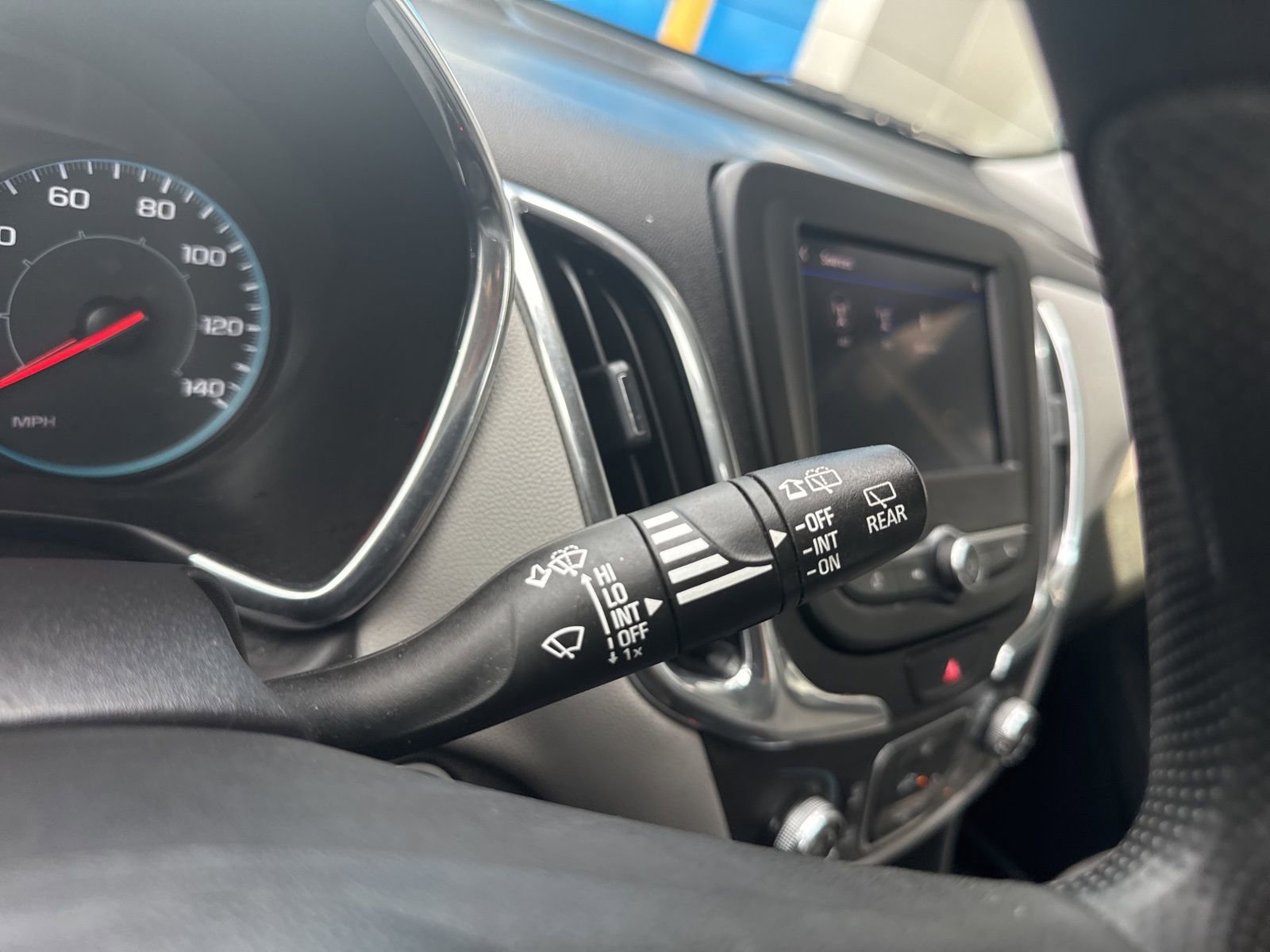 Used 2020 Chevrolet Equinox LS FWD image 33