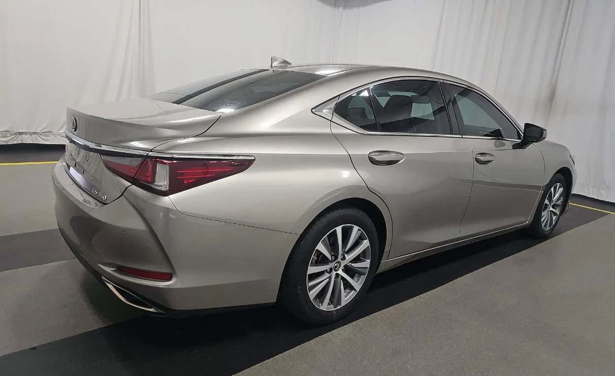 Used 2021 Lexus ES 350 w/ Premium Package image 4