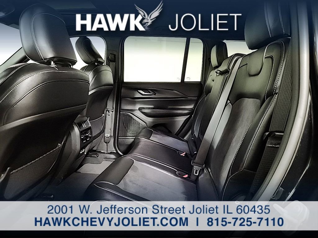 Used 2024 Jeep Grand Cherokee Altitude AWD/4WD image 14