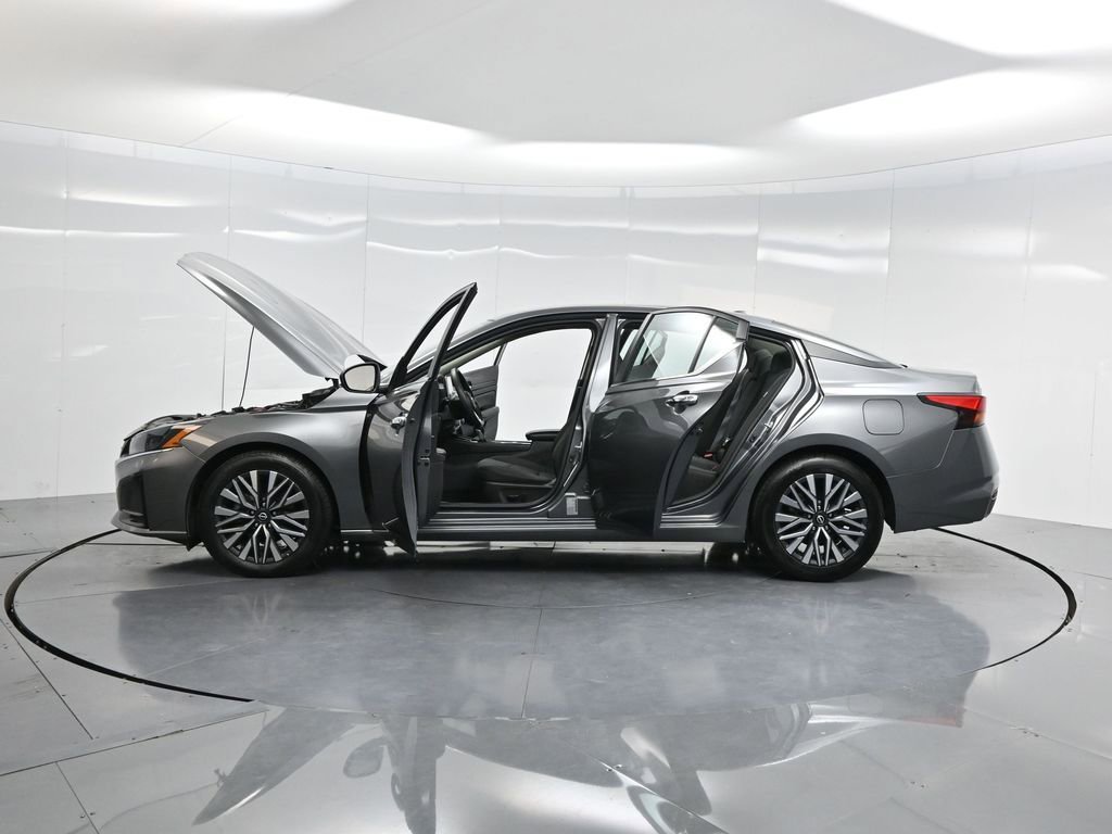 Used 2024 Nissan Altima 2.5 SV image 47