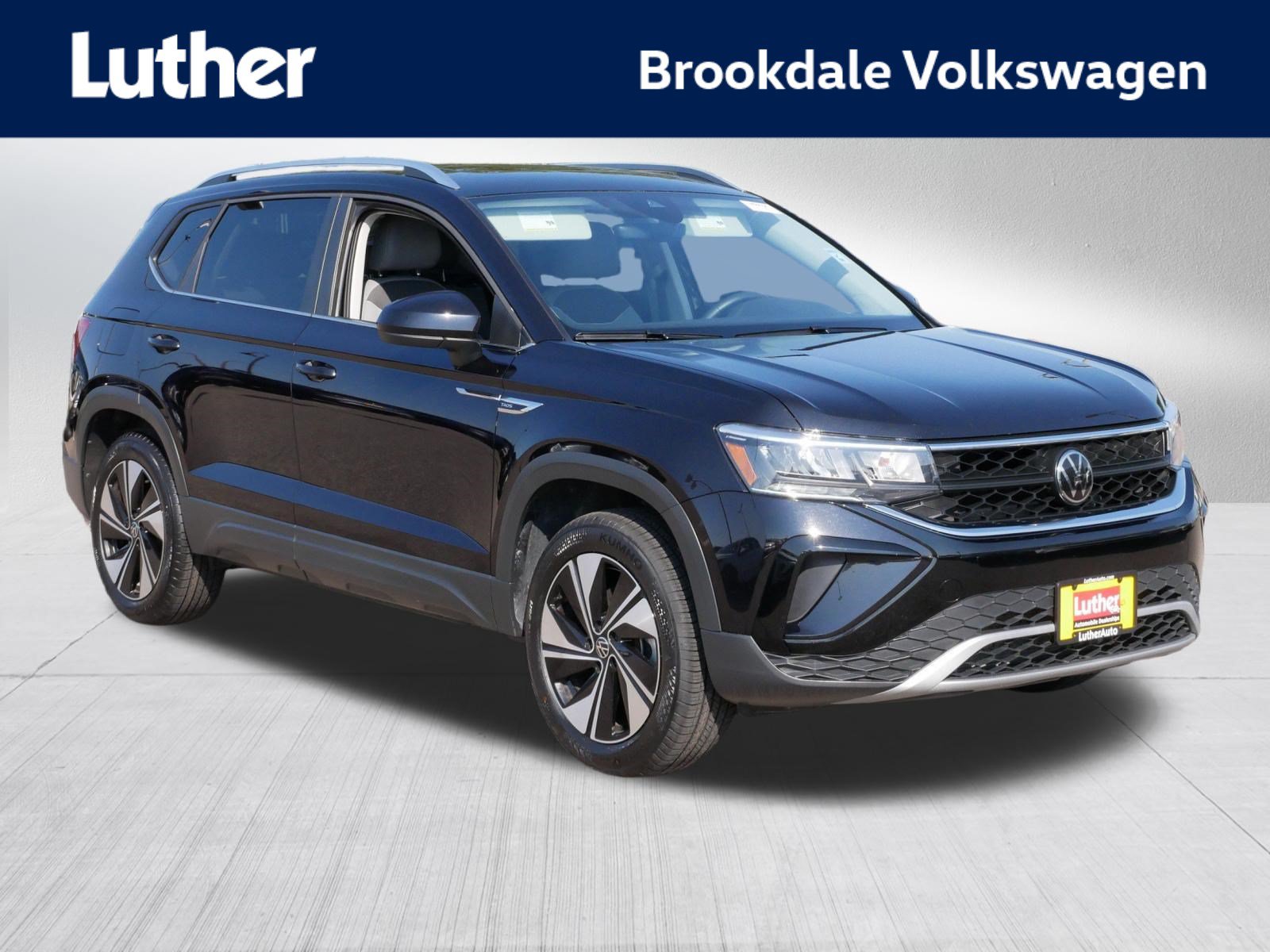 Certified 2023 Volkswagen Taos SE w/ Panoramic Sunroof Package