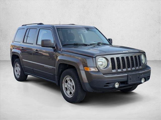 Used 2015 Jeep Patriot Sport w/ Power Value Group FWD image 3