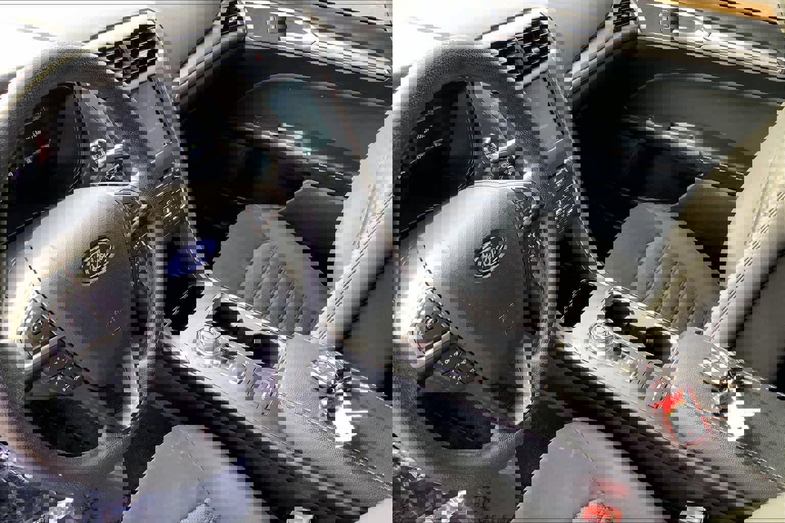 Used 2018 Ford Fusion SE w/ Fusion SE Technology Package image 15