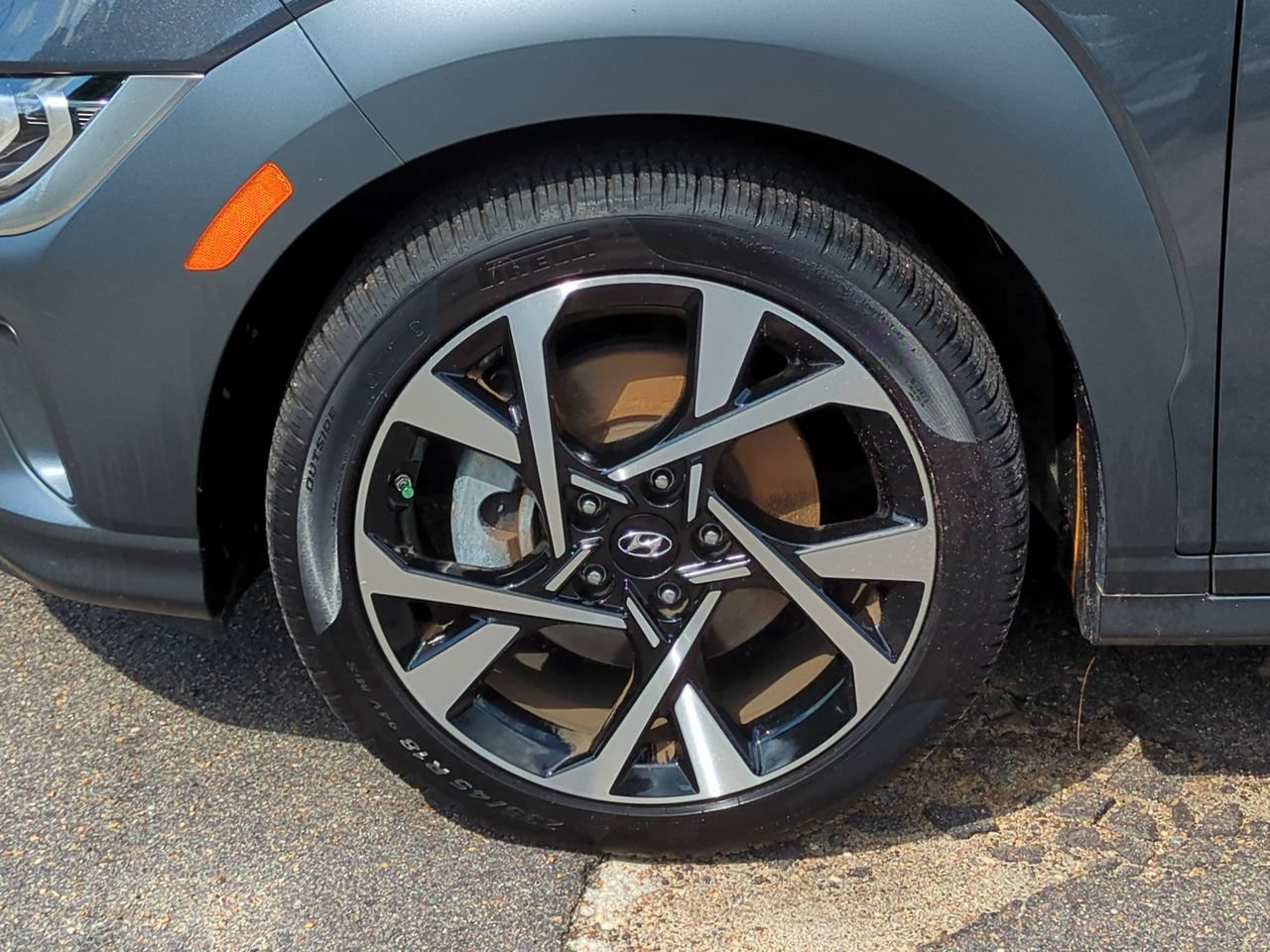 Used 2022 Hyundai Kona Limited FWD image 11