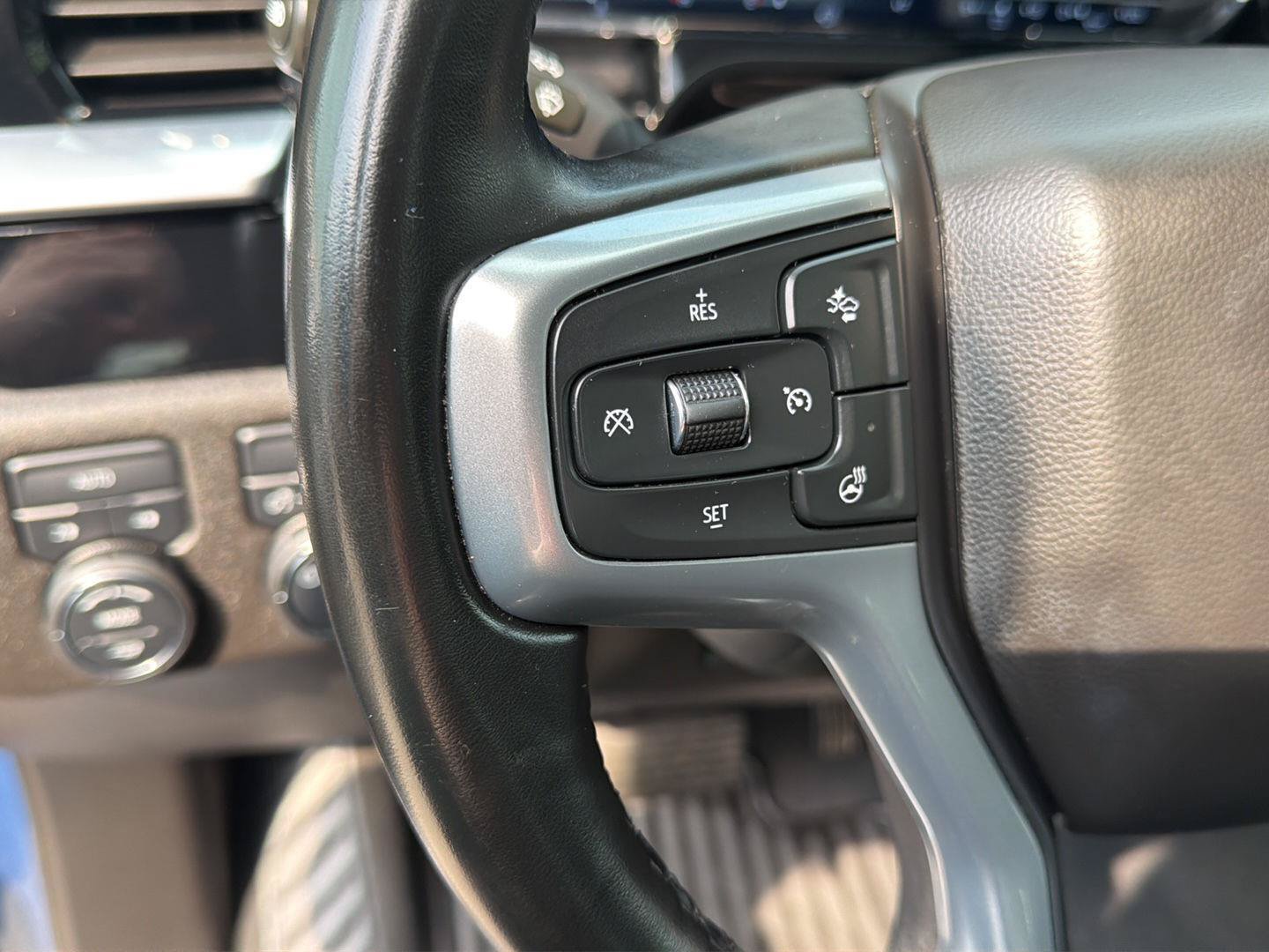 Used 2024 Chevrolet Silverado 1500 LT AWD/4WD image 16