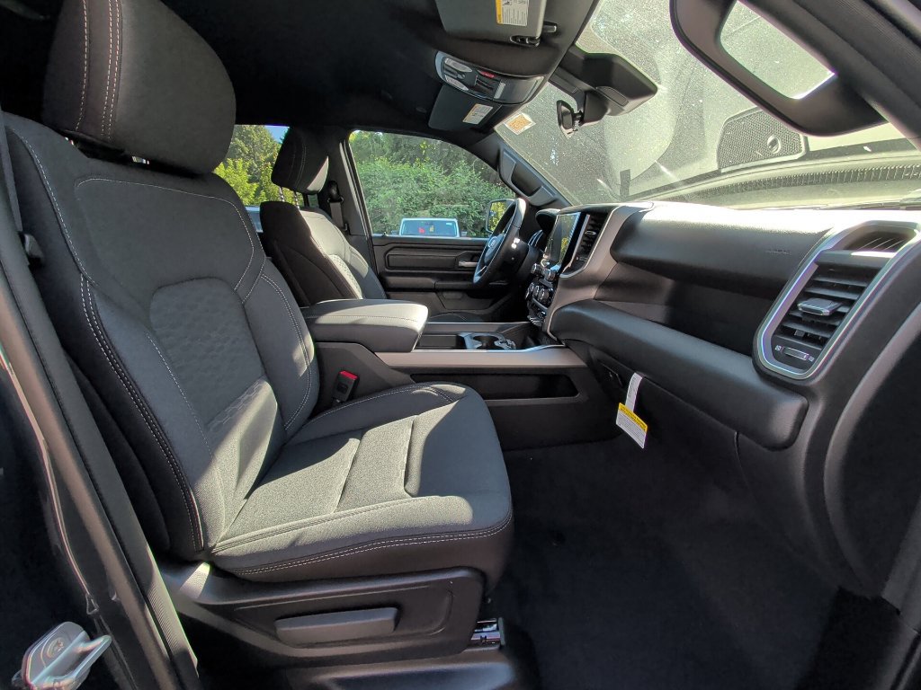 New 2026 RAM 1500 Express AWD/4WD image 16
