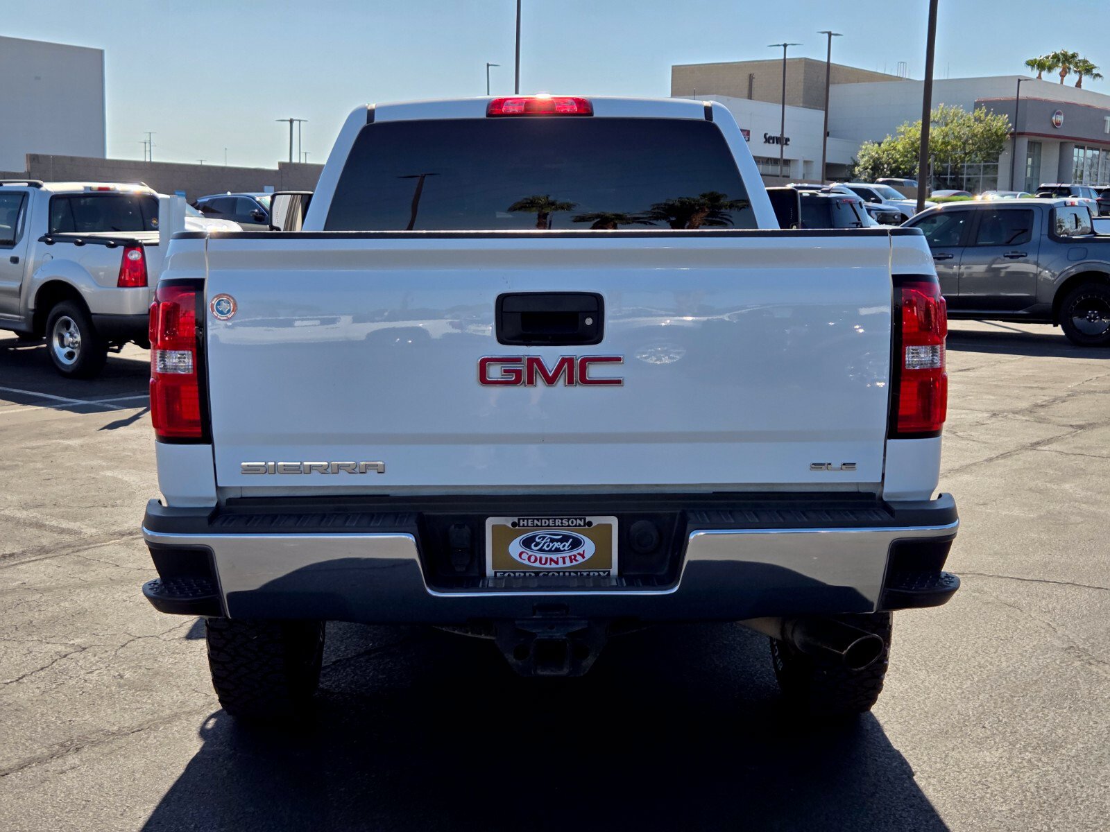 Used 2017 GMC Sierra 2500 SLE w/ HD SLE Preferred Plus Package AWD/4WD image 5