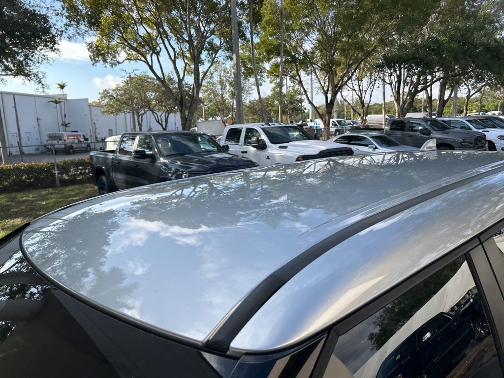 Used 2024 Mitsubishi Outlander ES image 15